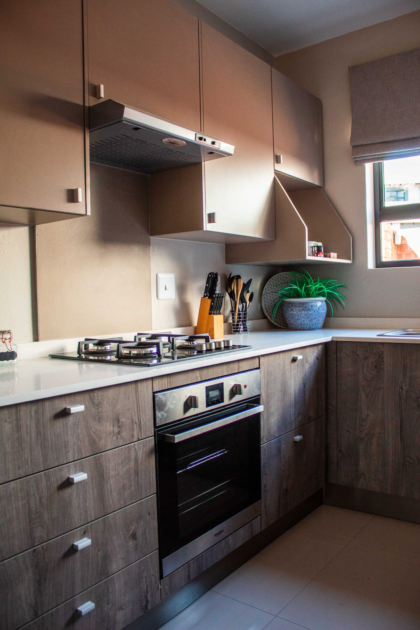 Tiroirs et rangements en bois