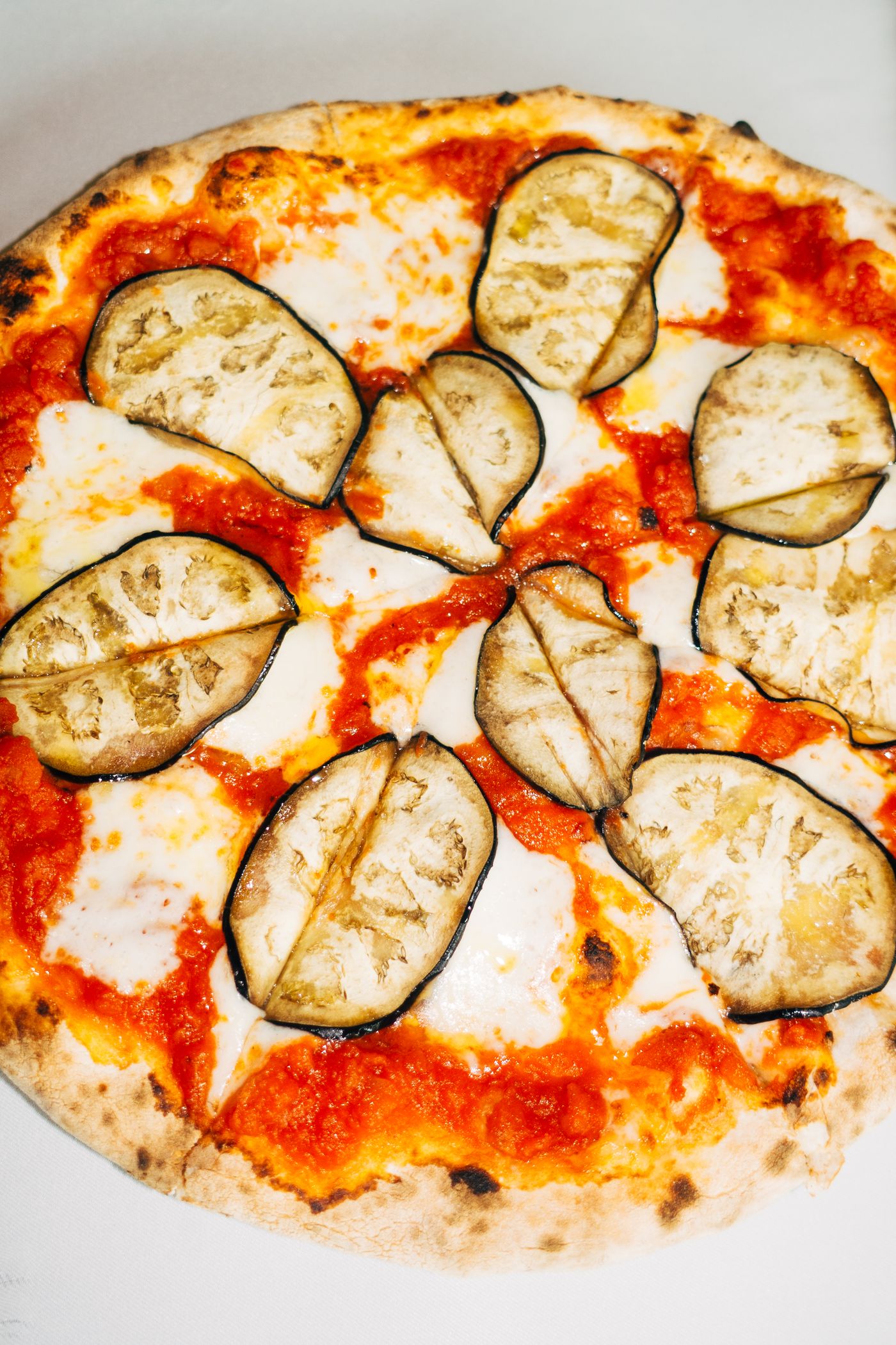Pizza aux aubergines grillées