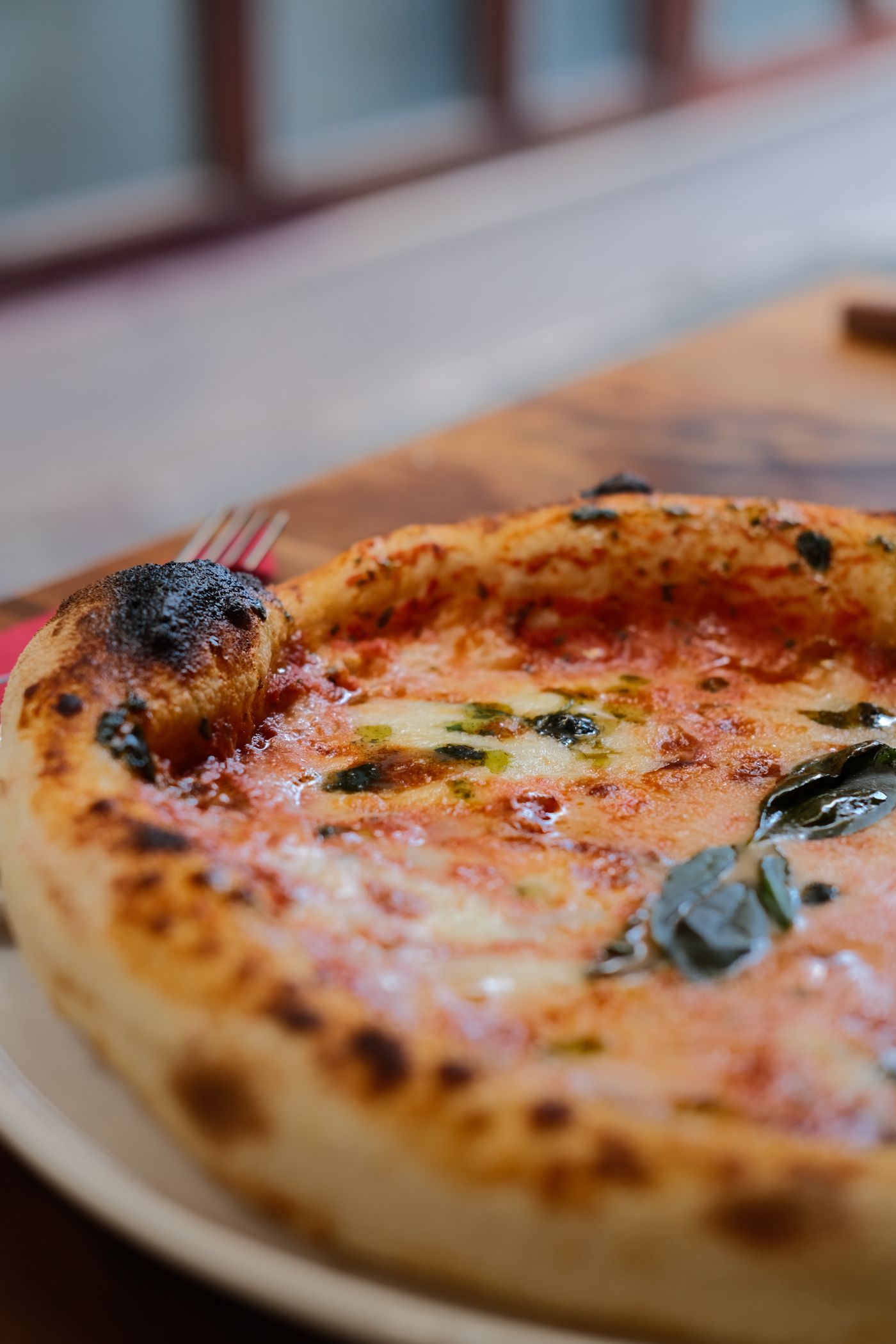 Pizza napolitaine à la mozzarella di bufala